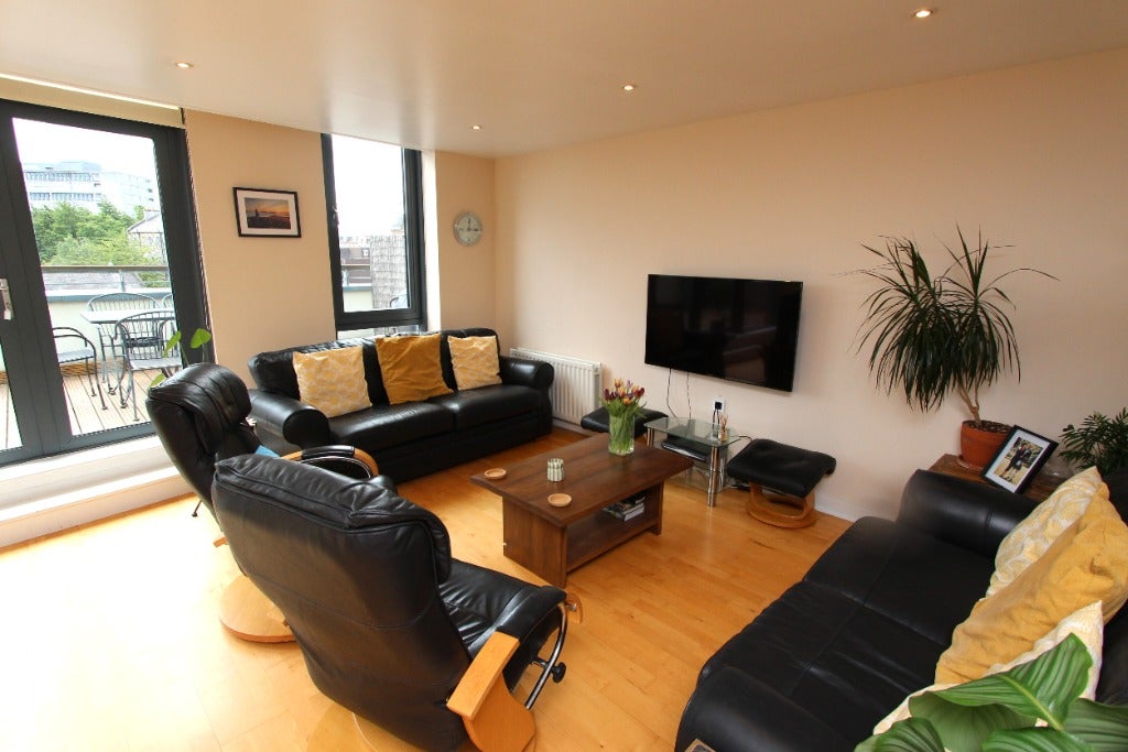 Flat Sandport Way in City of Edinburgh