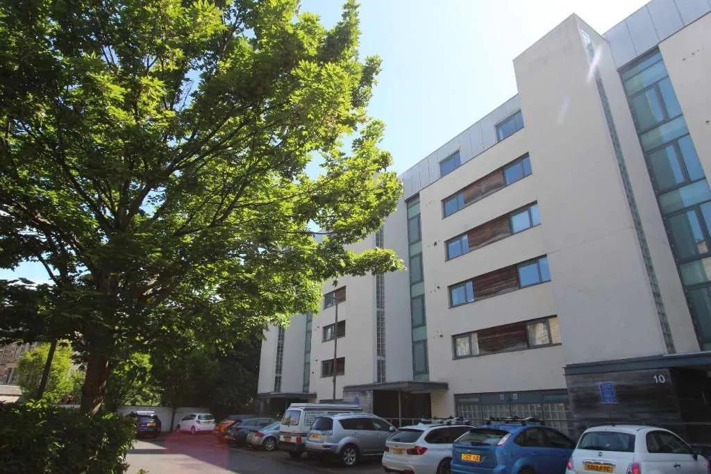 Flat Sandport Way in City of Edinburgh
