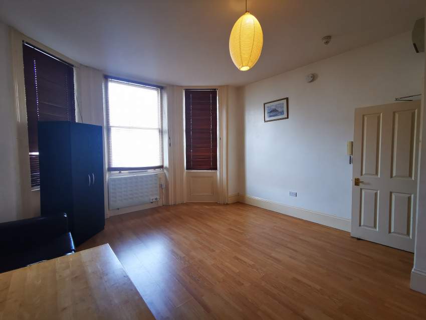 Flat Western Road in Hove