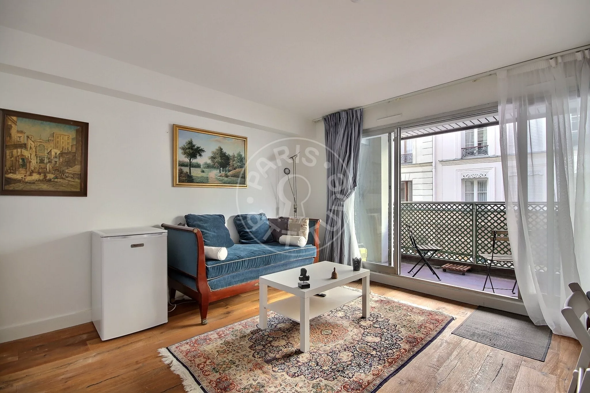 Flat Rue Augereau in Paris