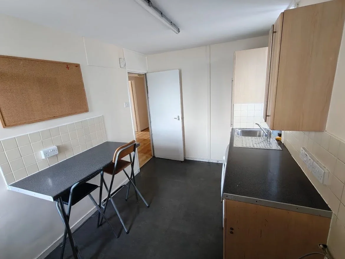 Flat Roupell Road in Greater London
