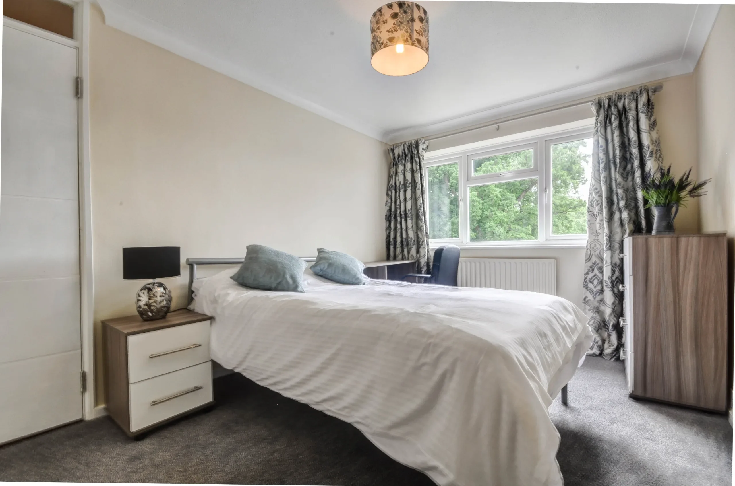Flat Ardingly Close in Crawley