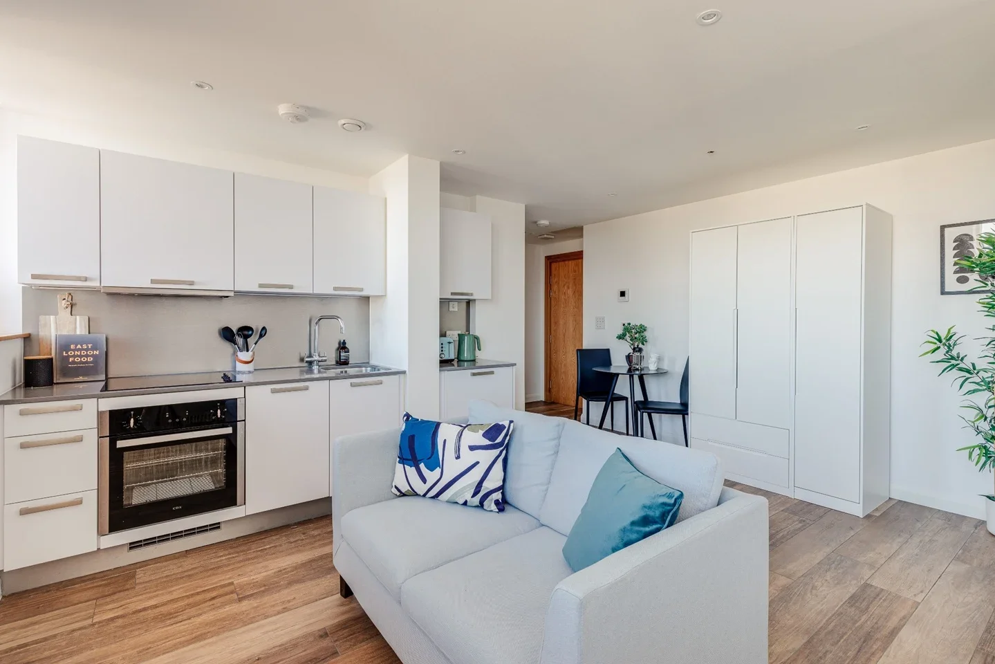 Flat Queen Street in Maidenhead