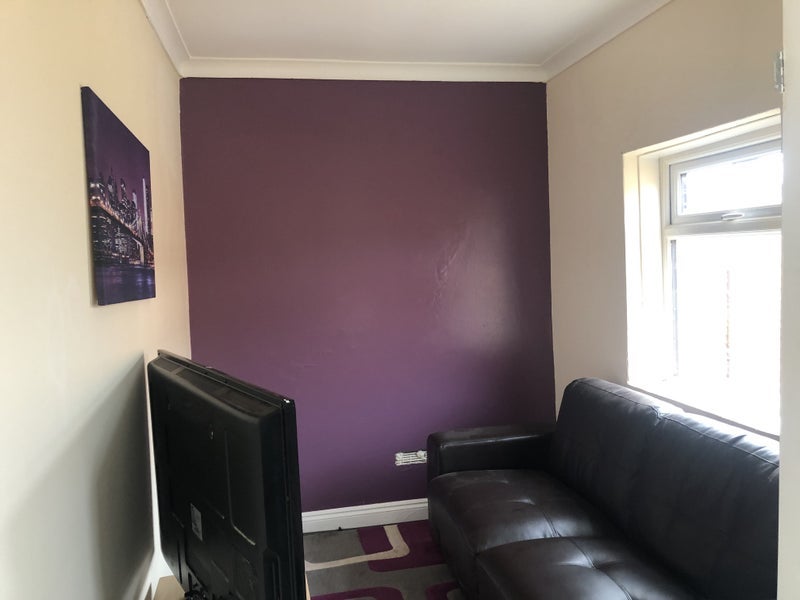 Room Henry Road in Slough