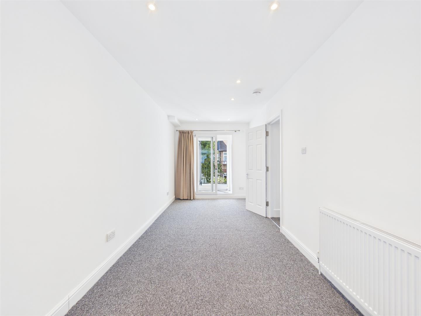 Flat Harold Road in Greater London