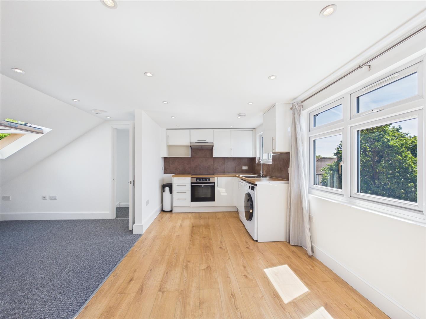Flat Harold Road in Greater London