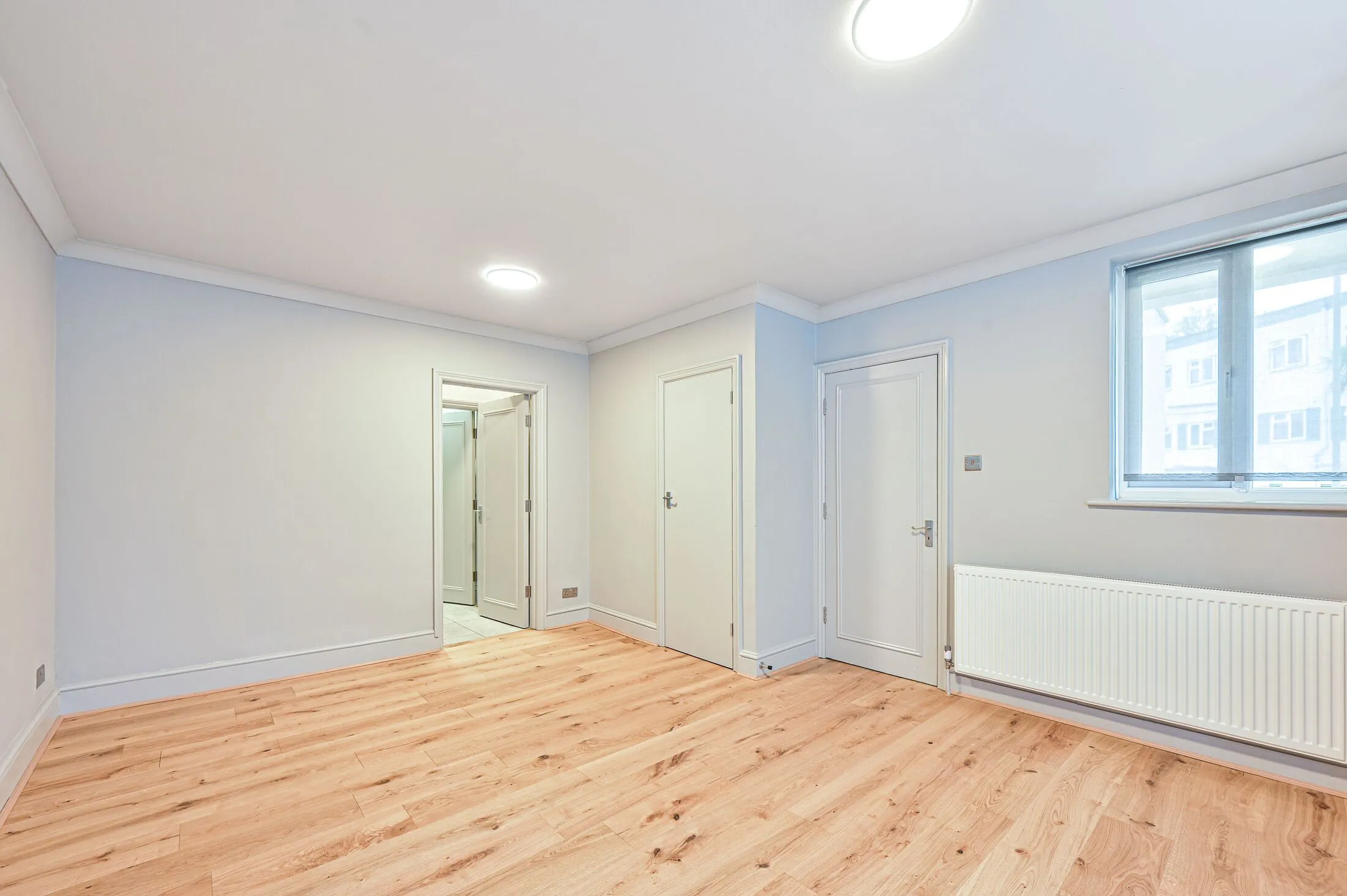 Flat Finchley Road in Greater London