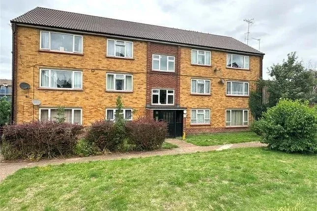 Flat Lennard Avenue in Dartford