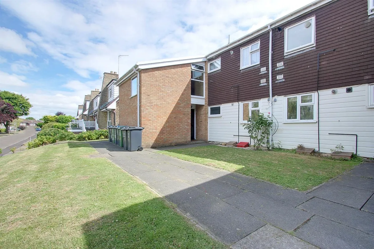 Flat Wootton Drive in Dacorum