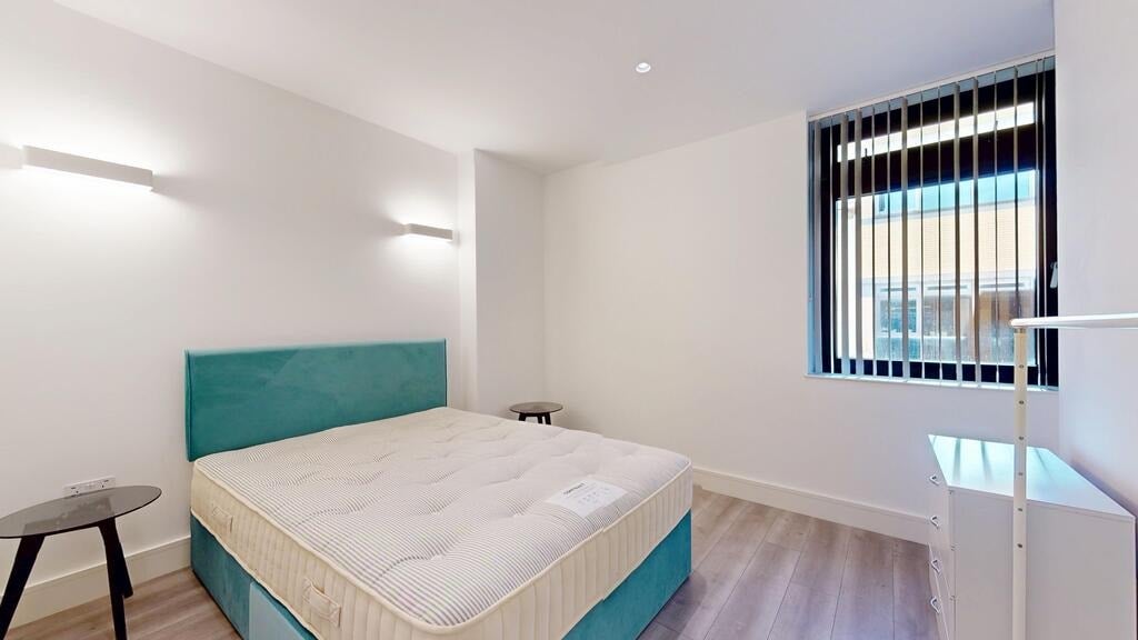 Flat Great West Road in Greater London