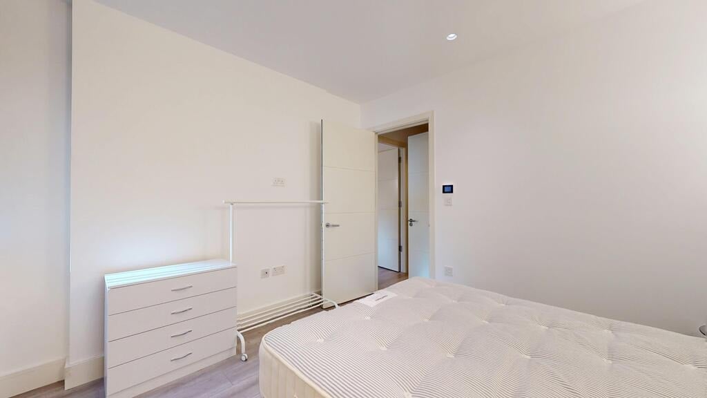 Flat Great West Road in Greater London