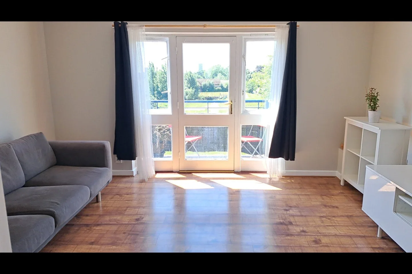 Flat Zambezie Drive in Greater London