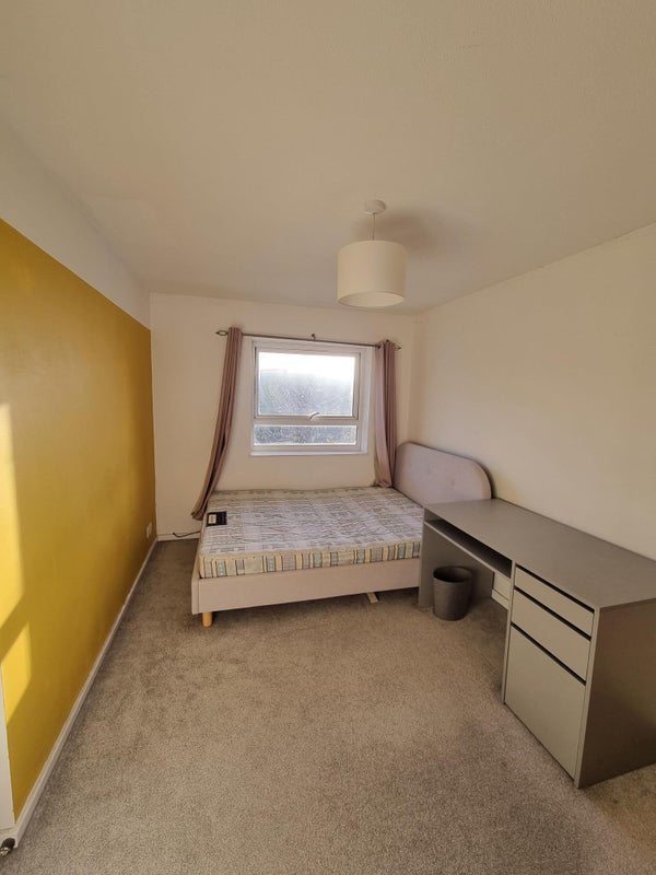 Room Arthur Skemp Close in Bristol
