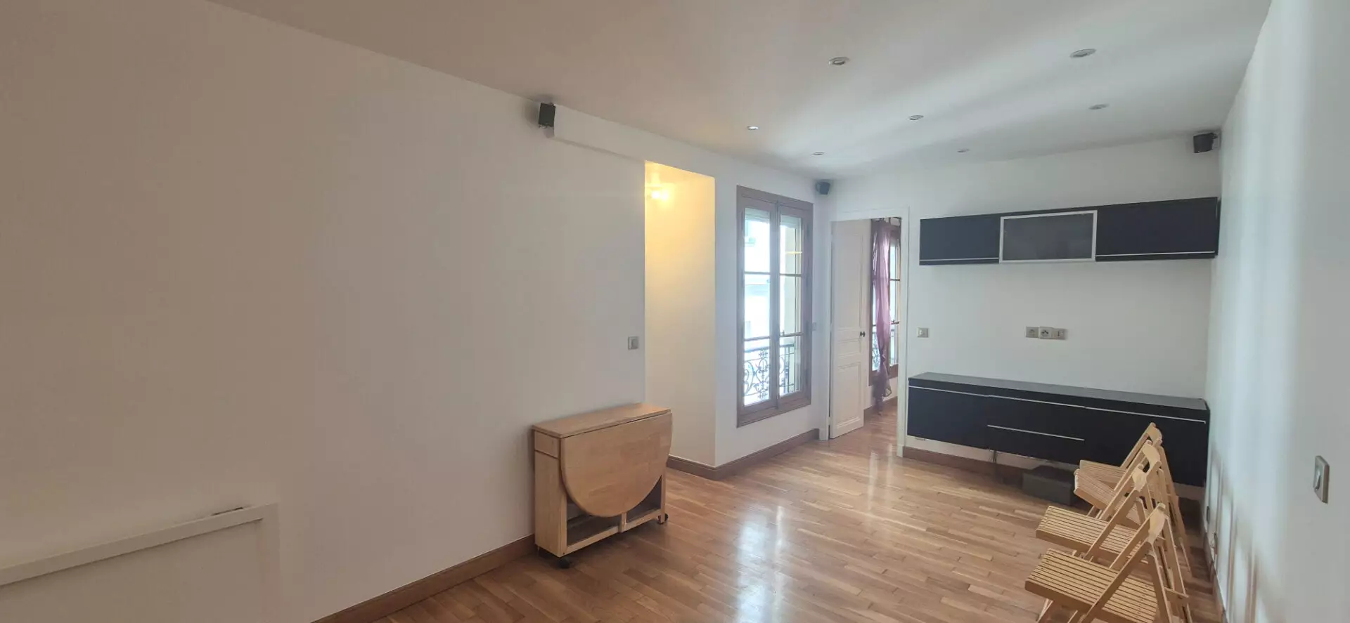 Flat Rue Saint-Lazare in Paris