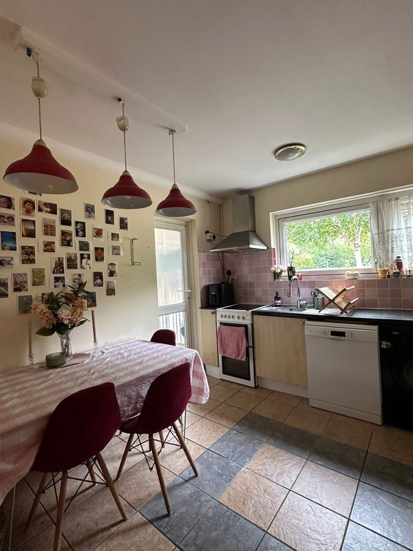 Room Lewis Street in Greater London