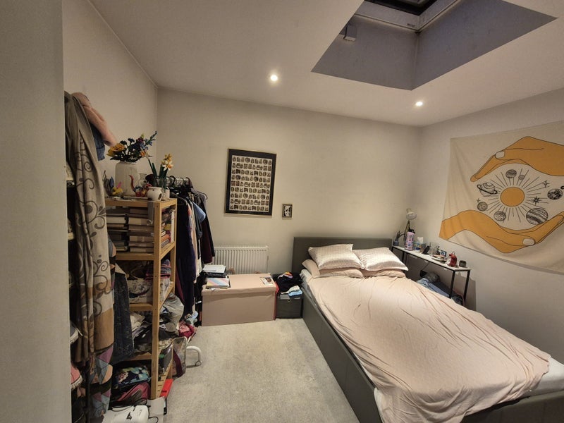 Room Maple Road in Greater London
