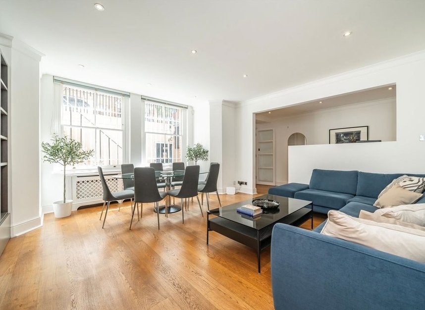 Flat Palace Court in City of Westminster