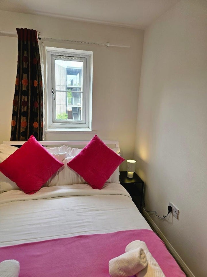 Flat Chobham Road in Greater London