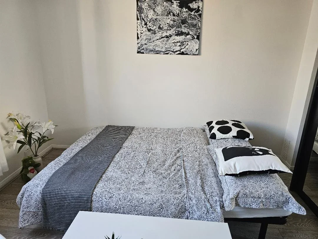 Flat Chobham Road in Greater London