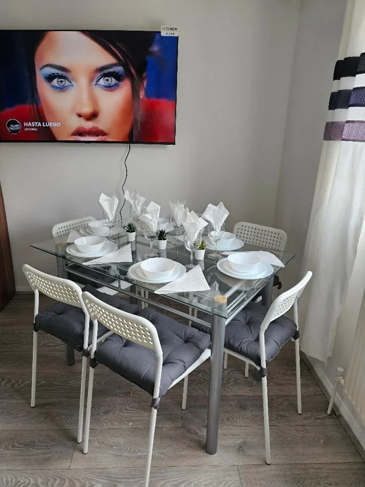 Flat Chobham Road in Greater London