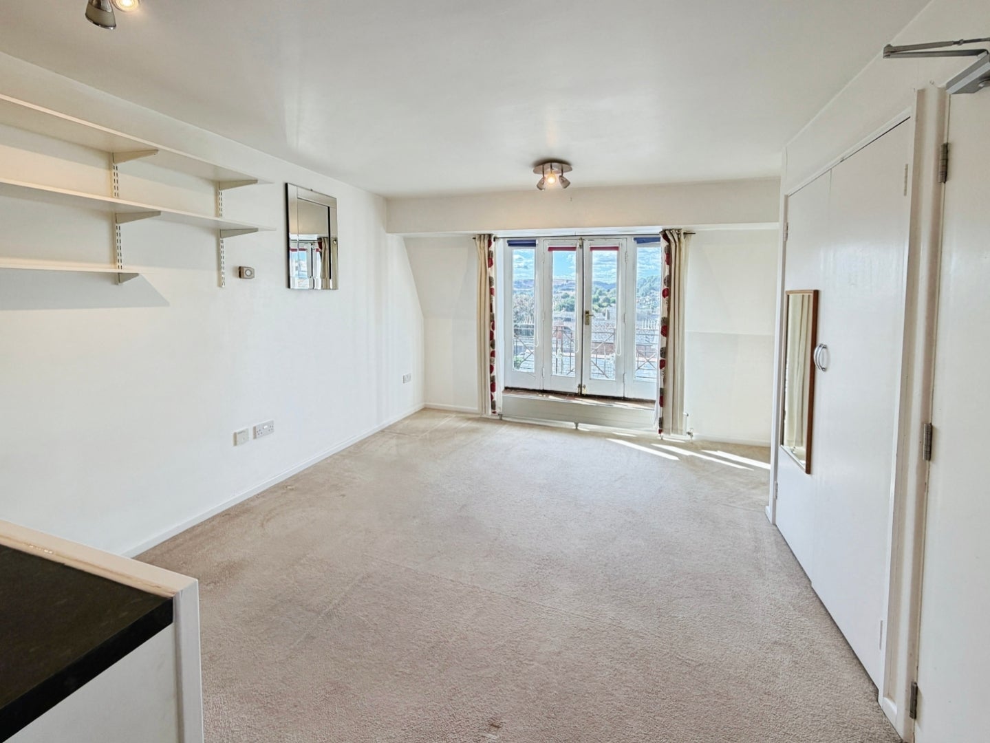 Flat Downes Street in Bridport