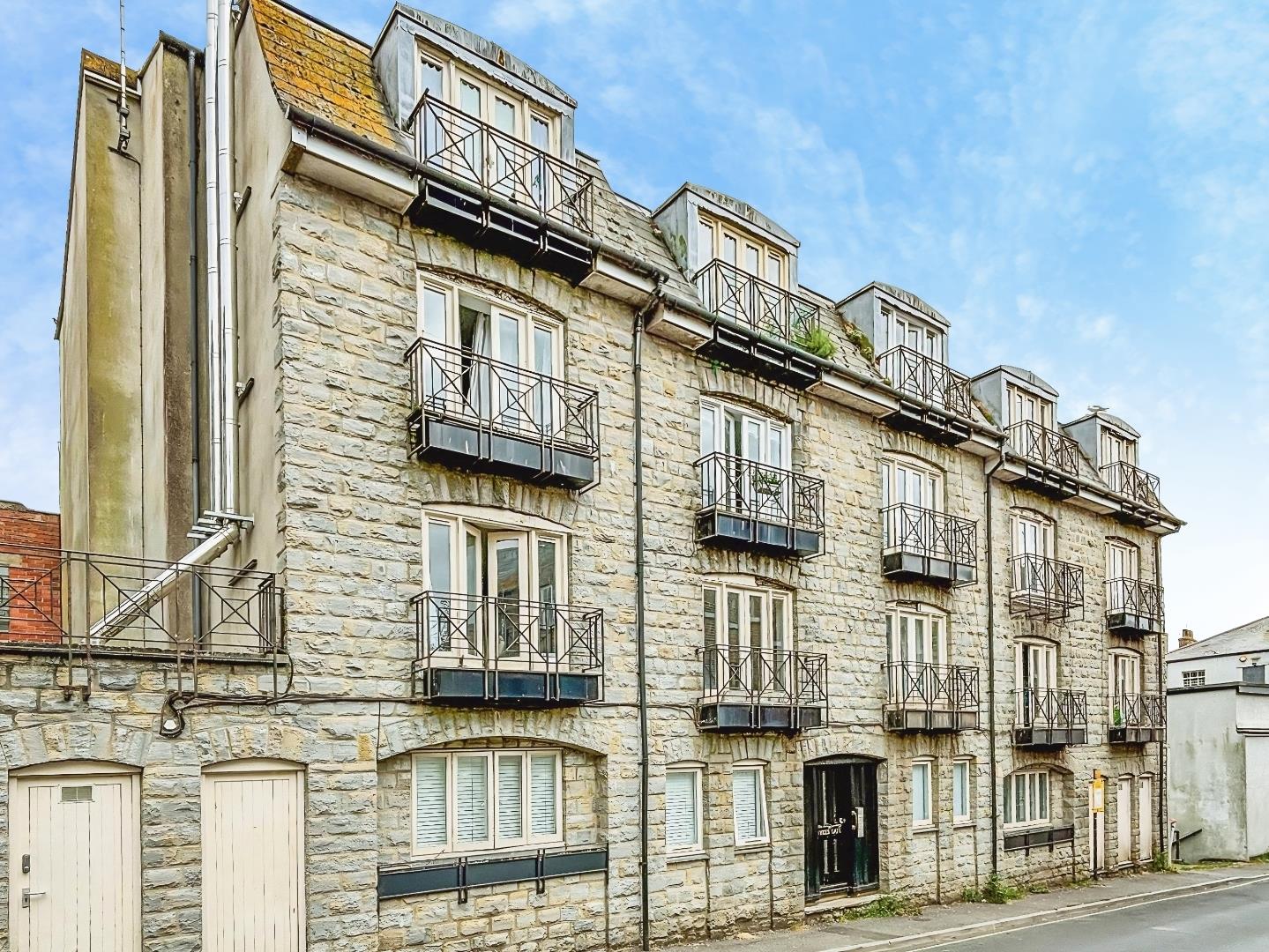 Flat Downes Street in Bridport