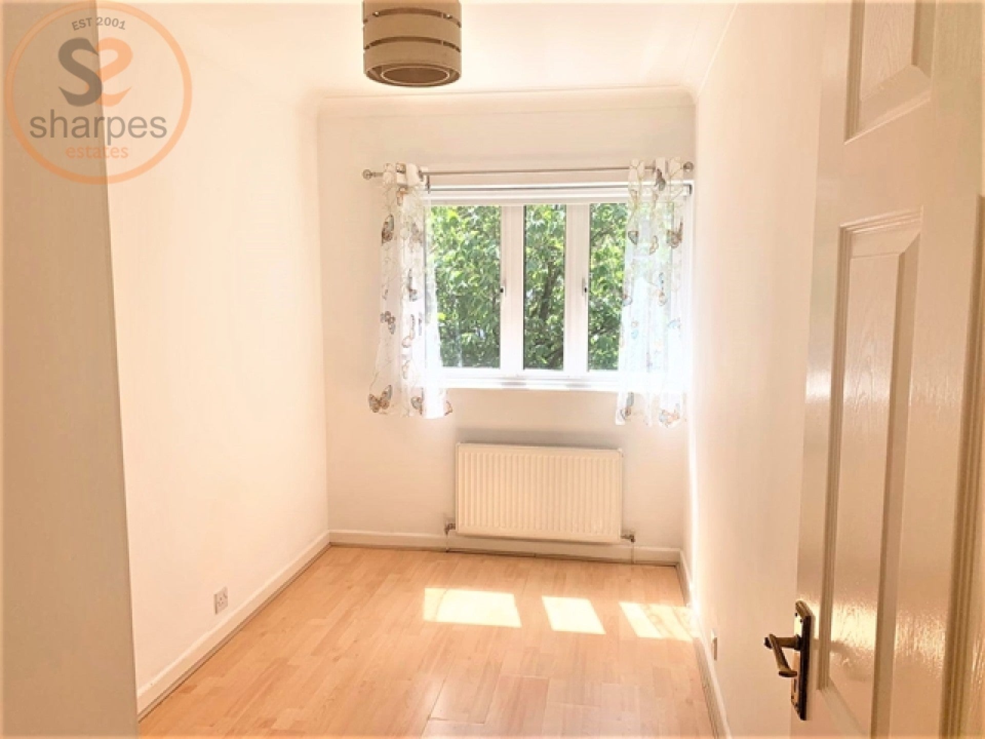 Flat Kingston Road in Greater London