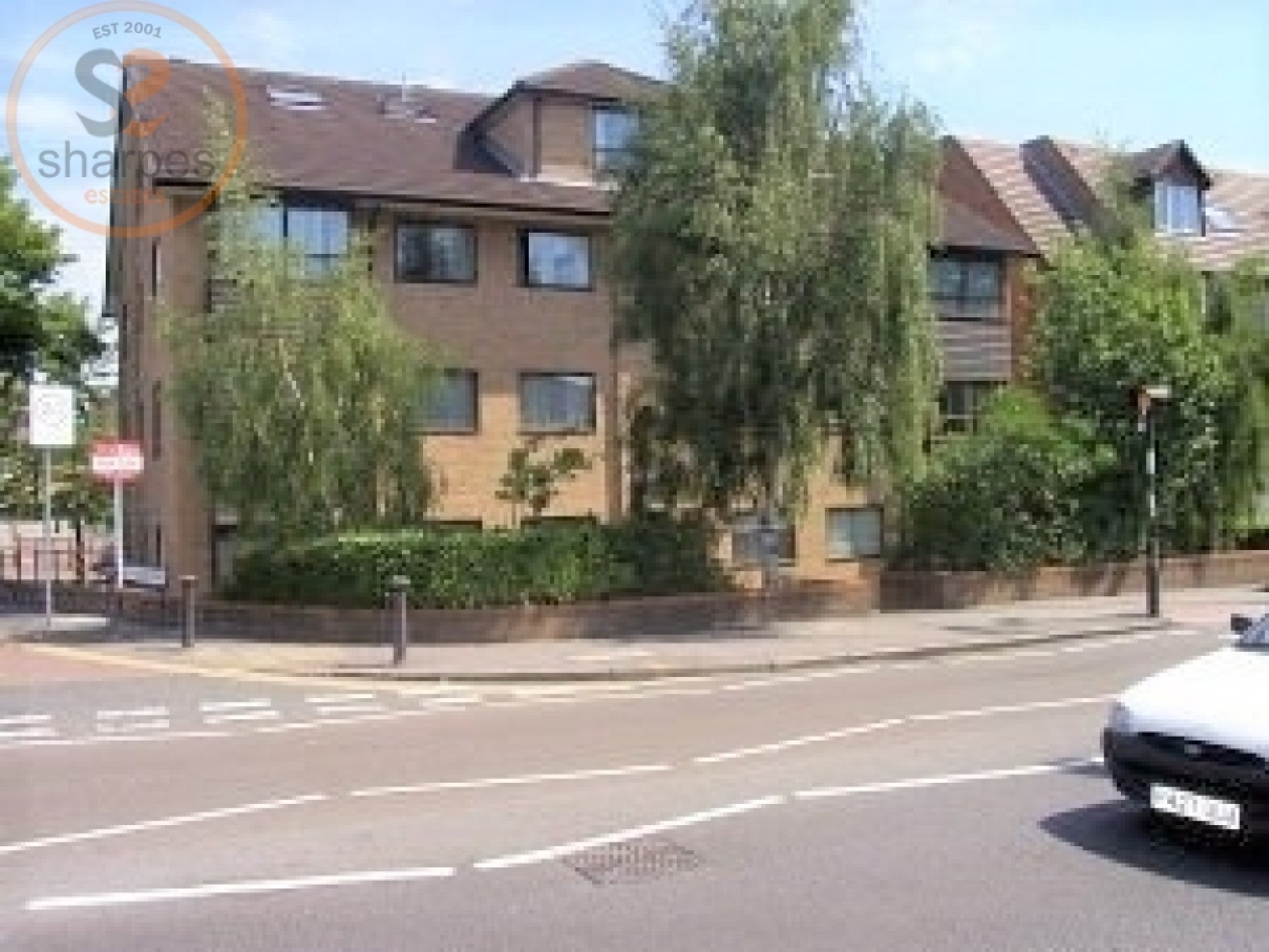 Flat Kingston Road in Greater London