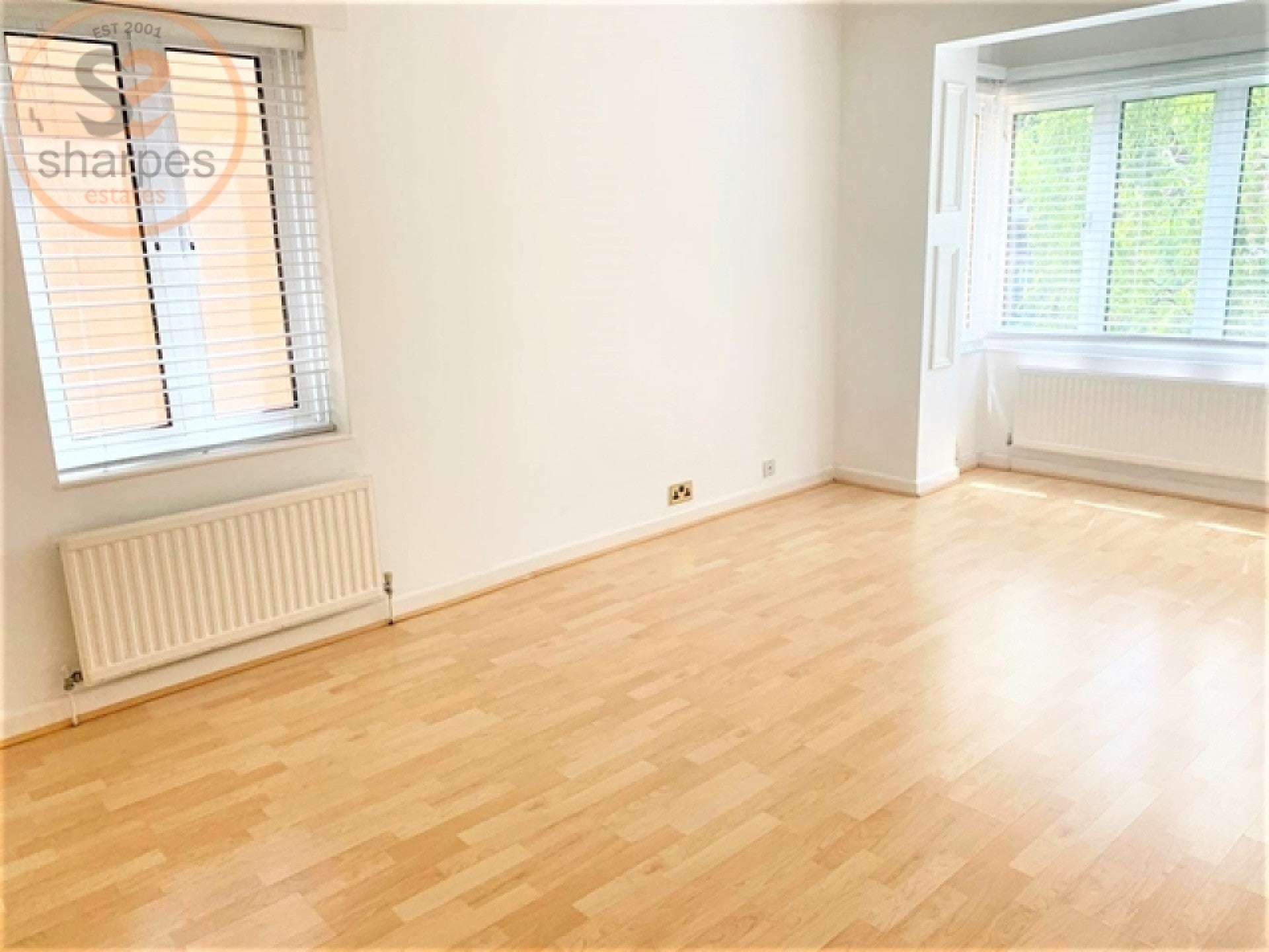 Flat Kingston Road in Greater London