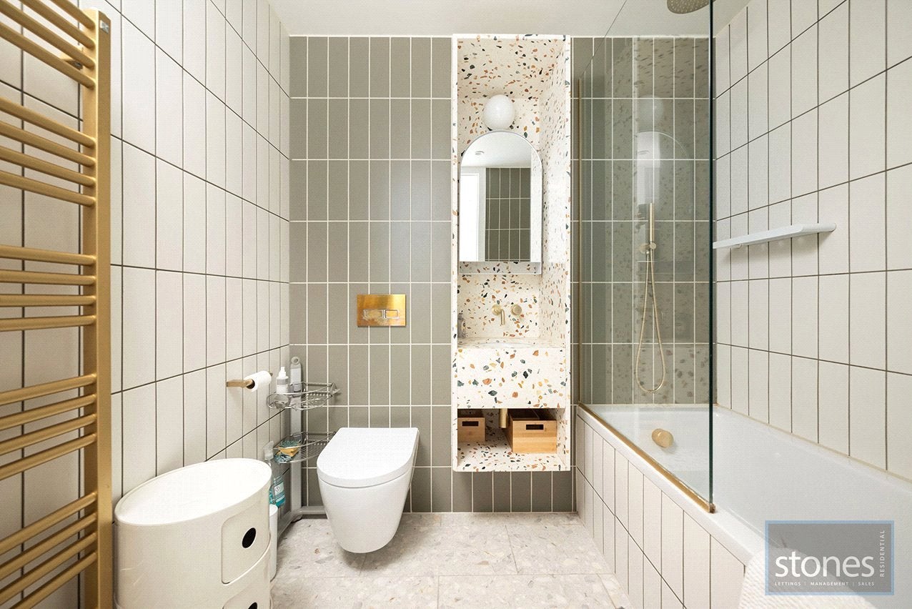 Flat Haverstock Hill in Greater London
