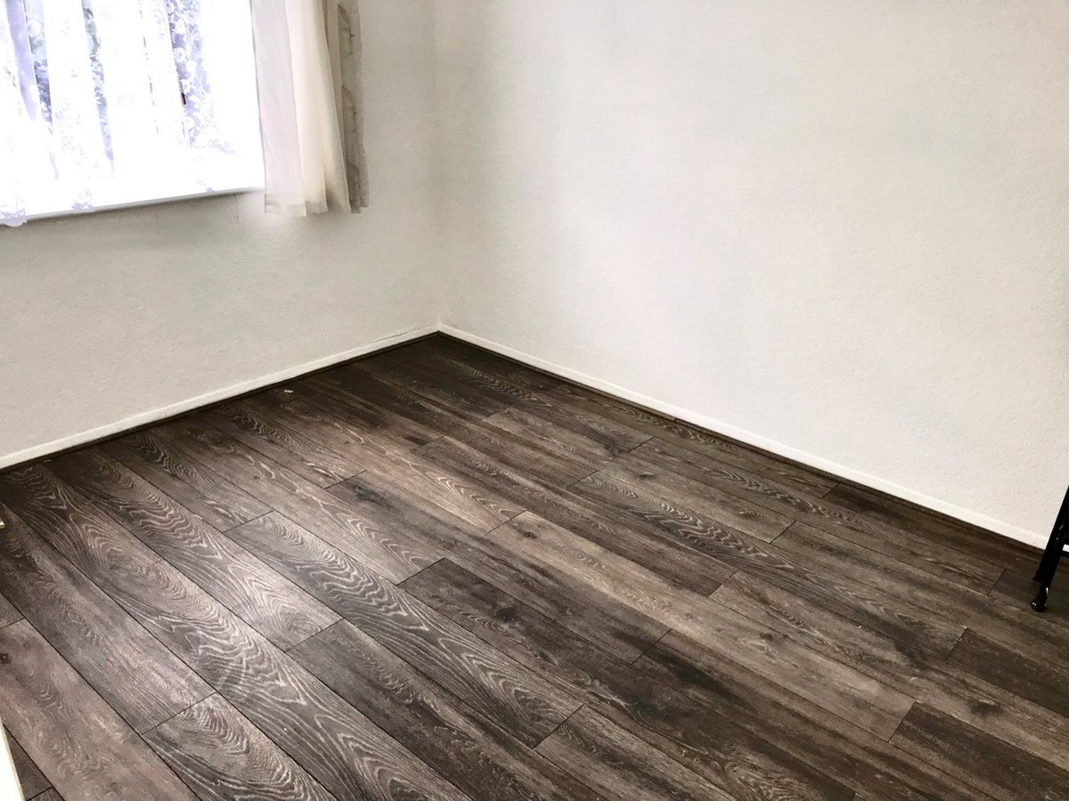 Flat Kenton Road in Greater London