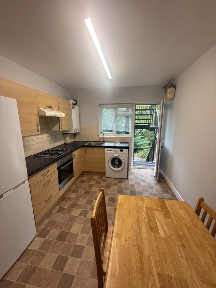 Flat High Mead in Greater London