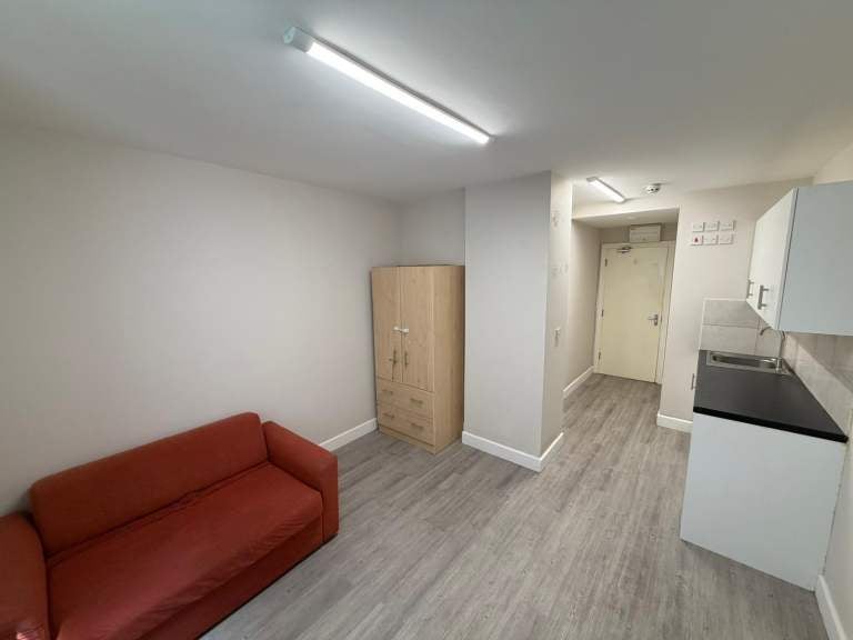 Flat Verdant Lane in Greater London