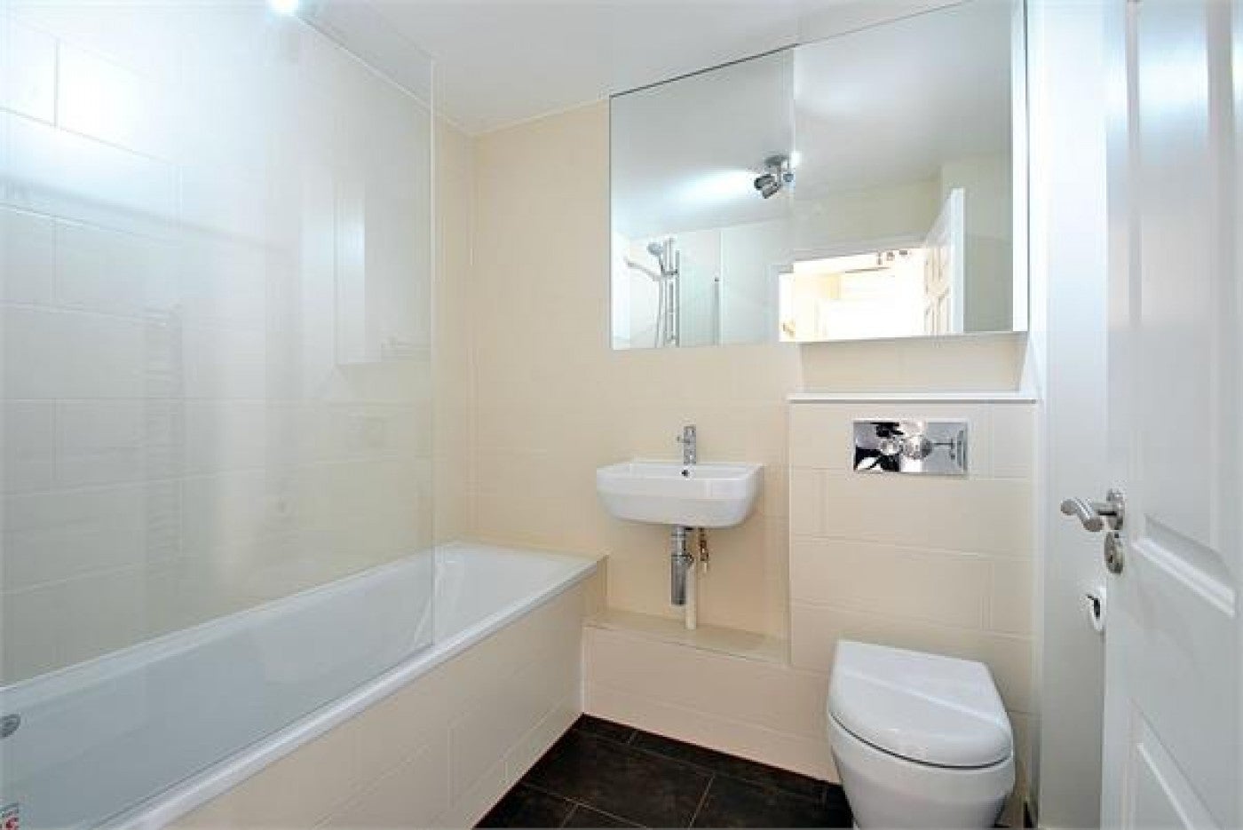 Flat Kingweston Close in Greater London