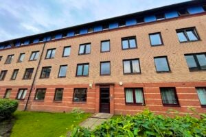 Flat Paisley Road West in Glasgow