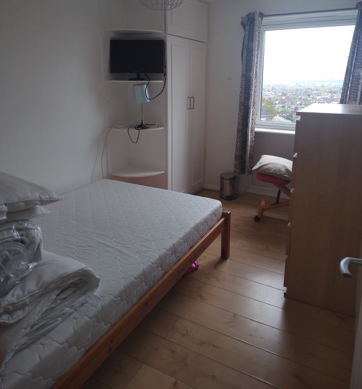 Room Menlo Gardens in Greater London