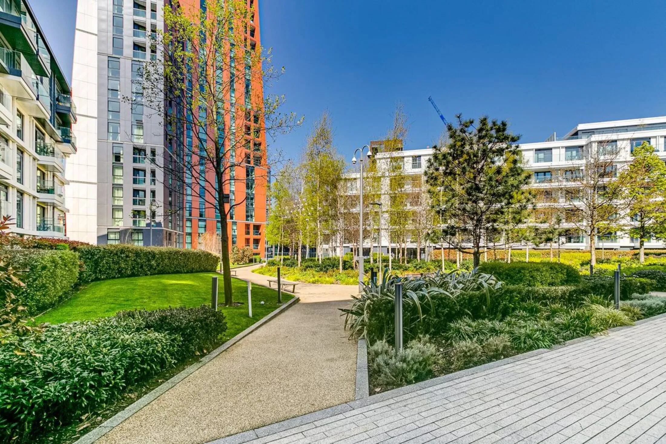 Flat Ace Way in Greater London