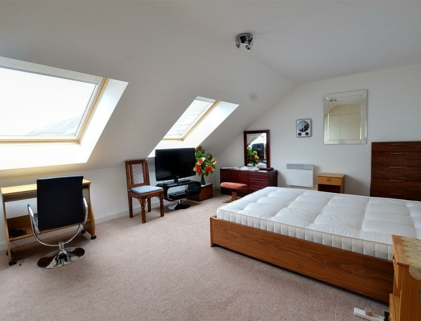 Flat Park Lodge Avenue in Greater London