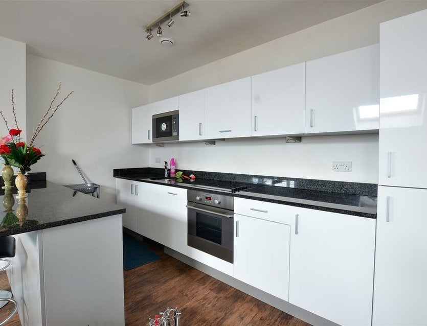 Flat Park Lodge Avenue in Greater London