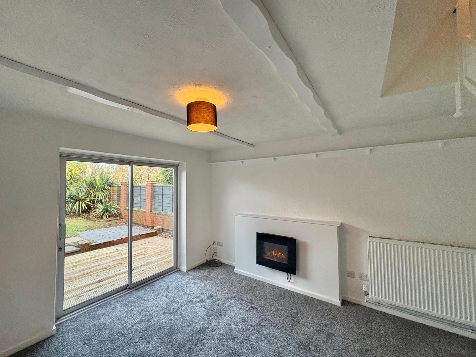 Flat Roedean Avenue in Stafford