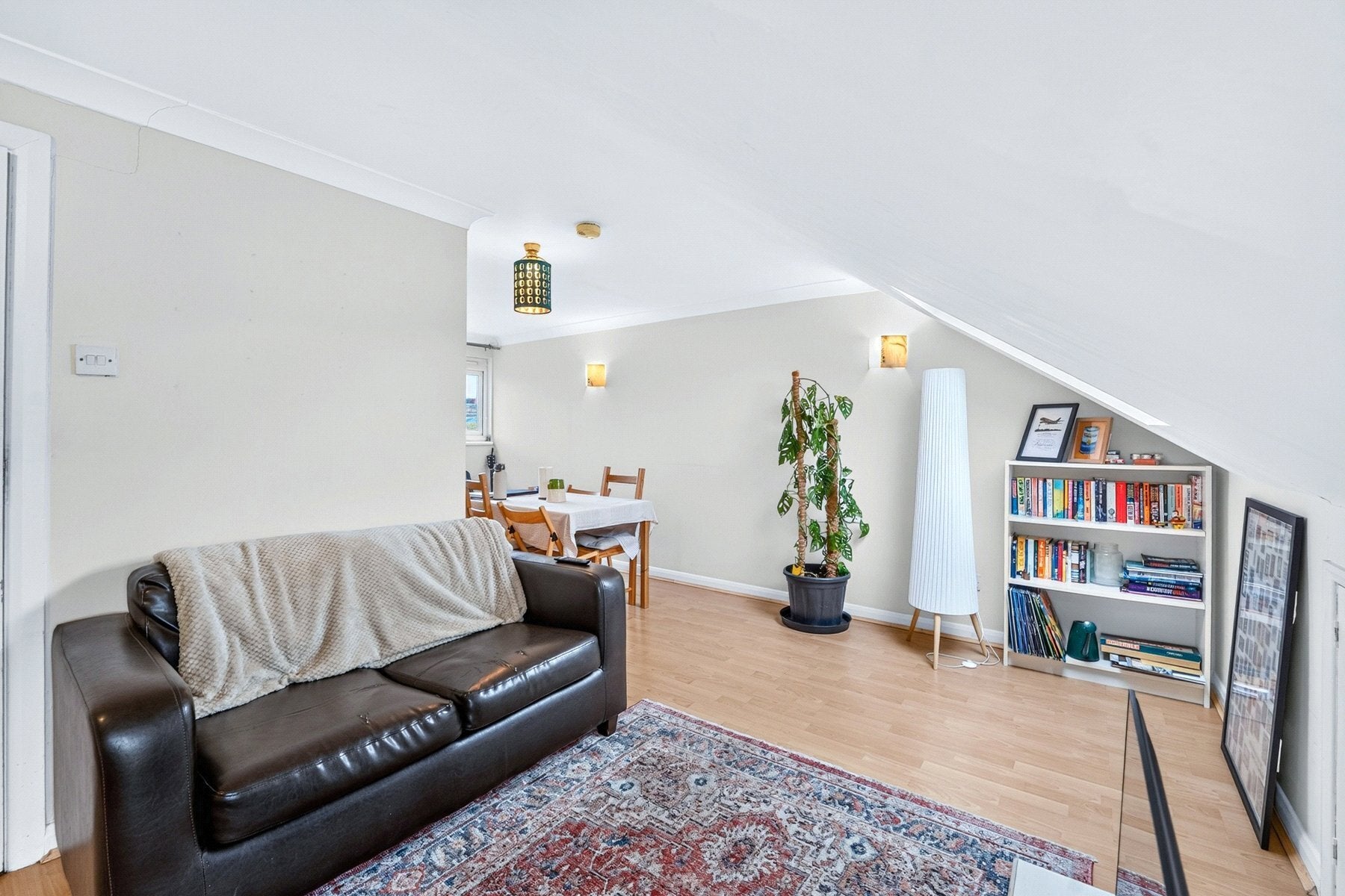 Flat Tooting Bec Road in Greater London