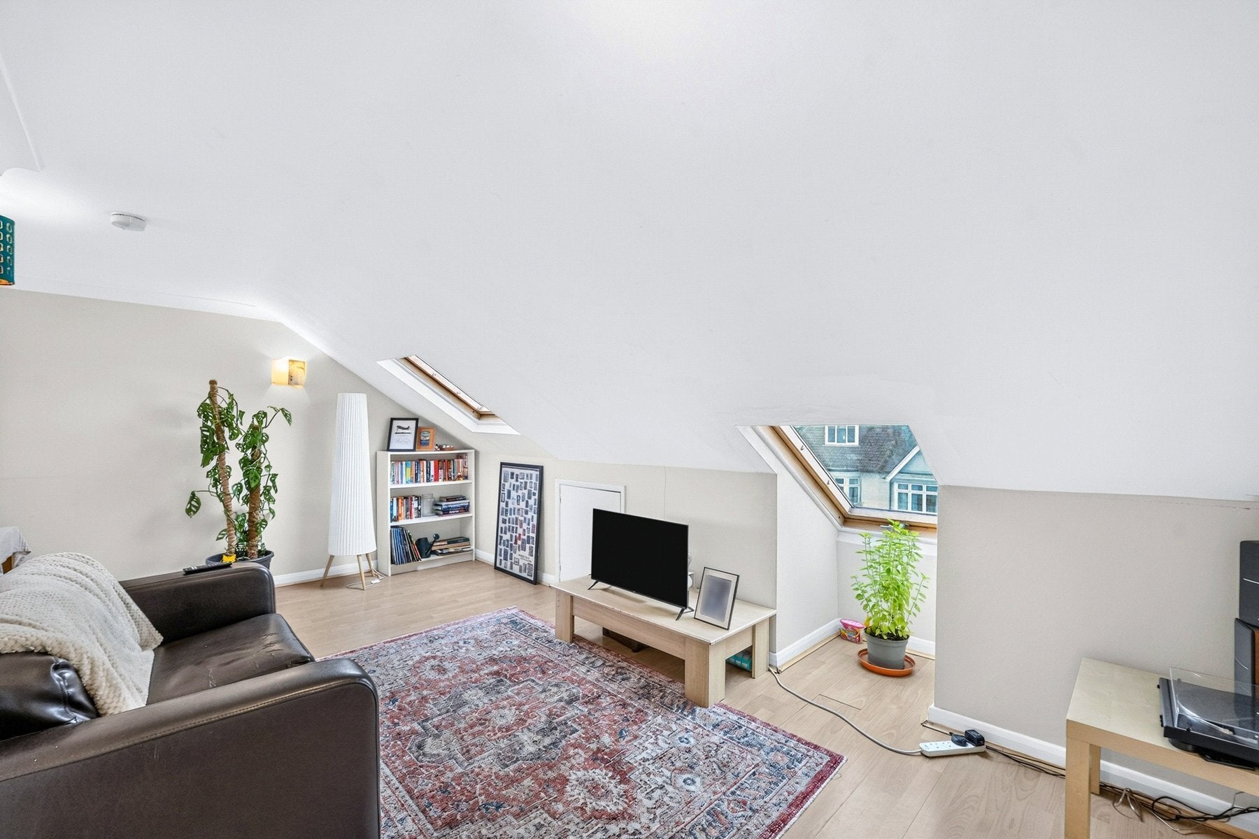 Flat Tooting Bec Road in Greater London