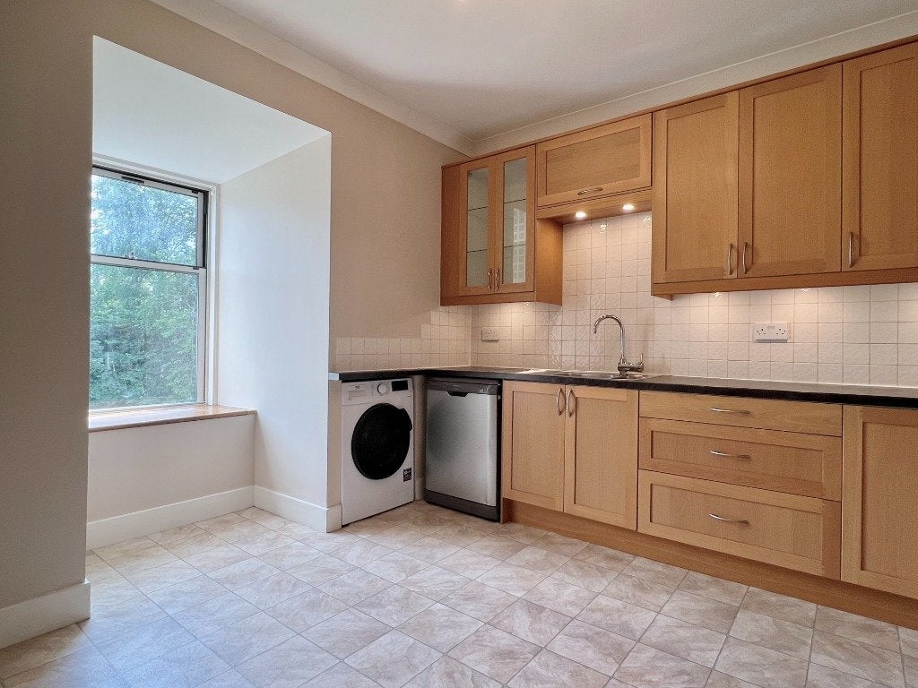 Flat Strathearn Place in City of Edinburgh