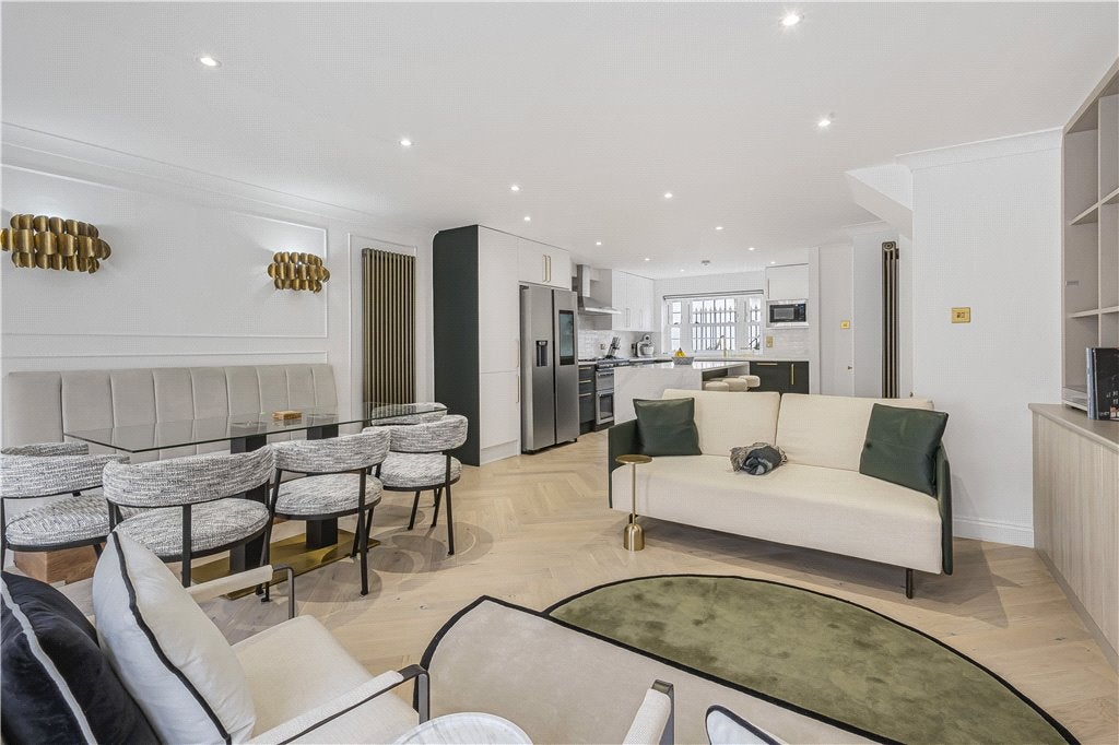 House Seaton Close in Greater London