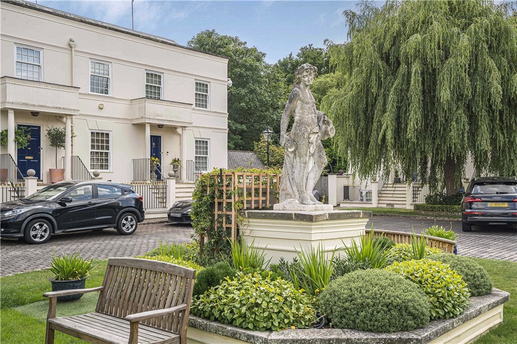 House Seaton Close in Greater London
