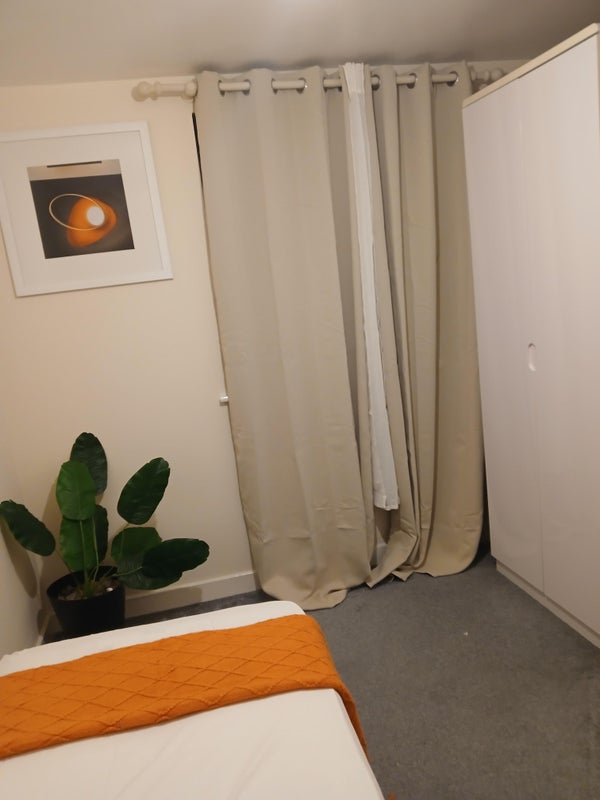 Room Macfarlane Chase in Weston-super-Mare