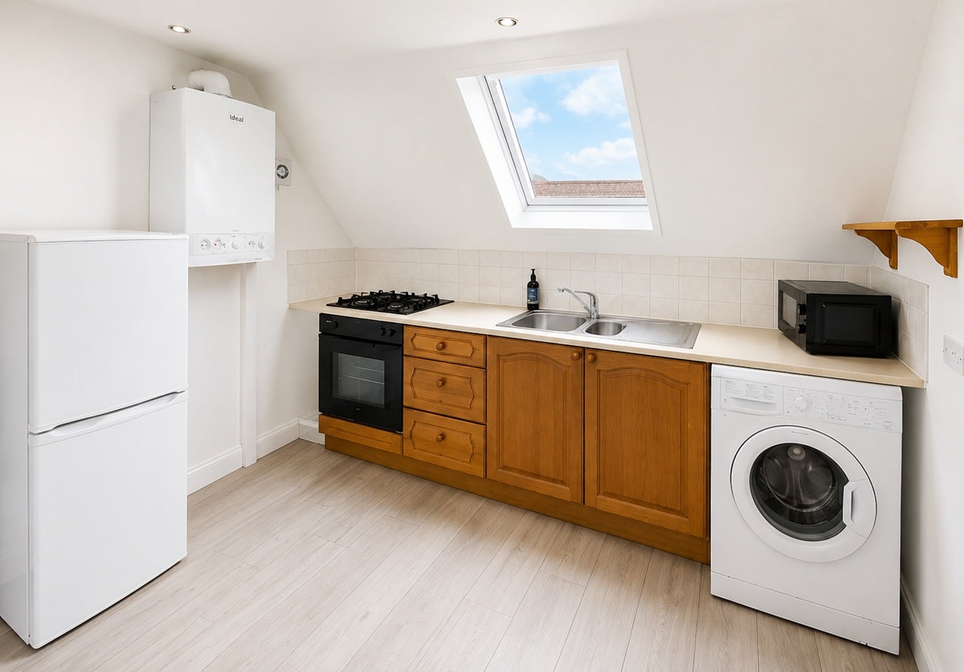 Flat Ellerdine Road in Greater London