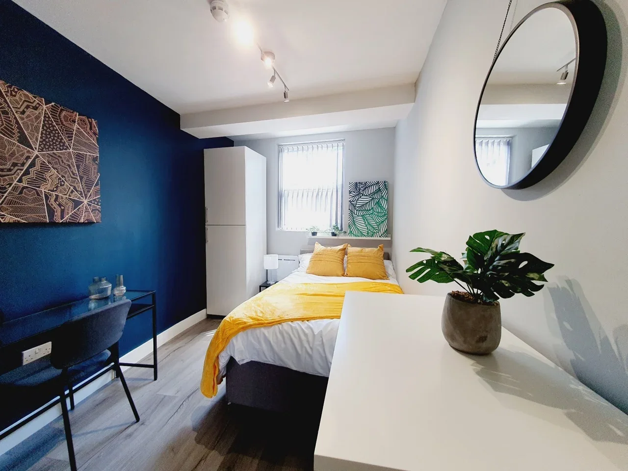 Room Raffles Road in Birkenhead