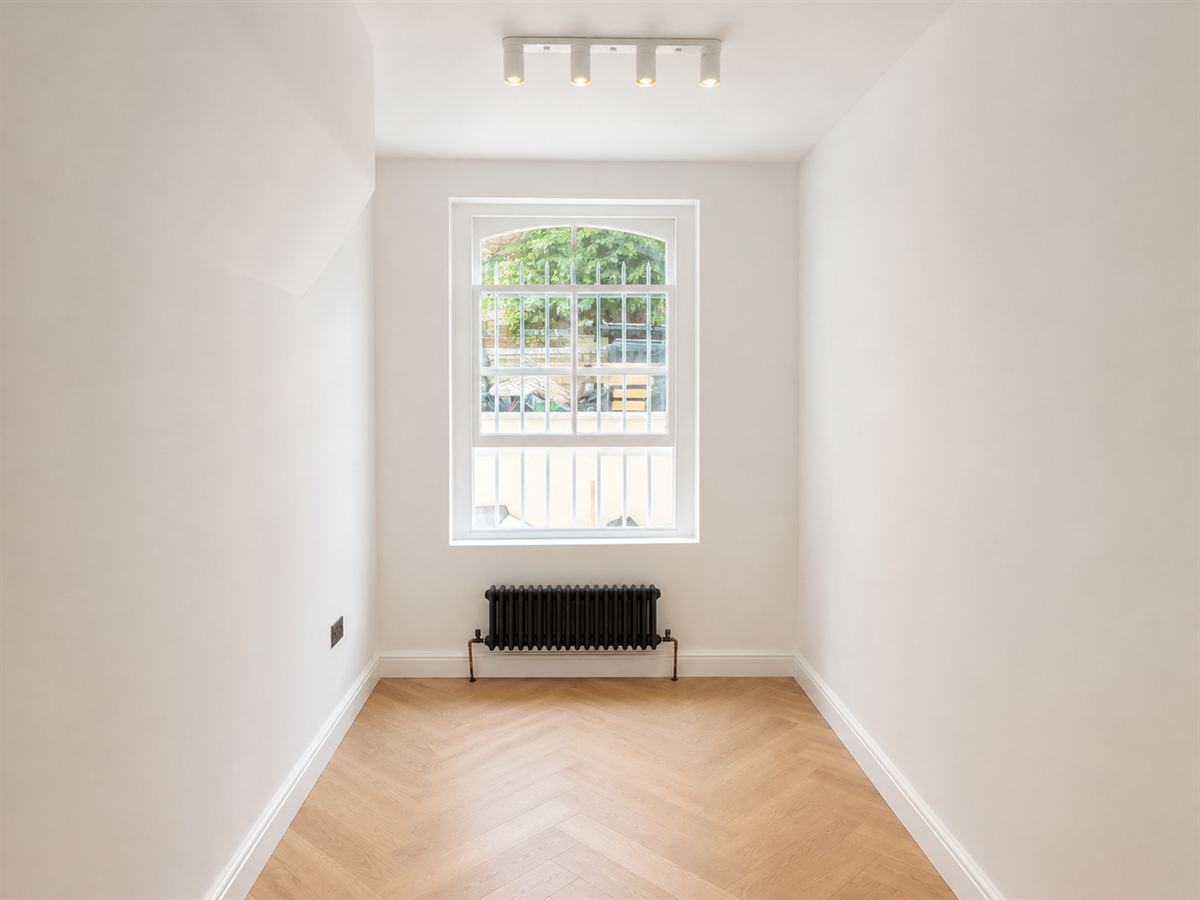 Flat Tasker Road in Greater London