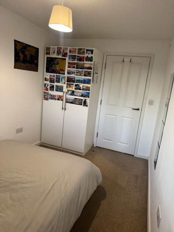 Room Langholm Close in Greater London
